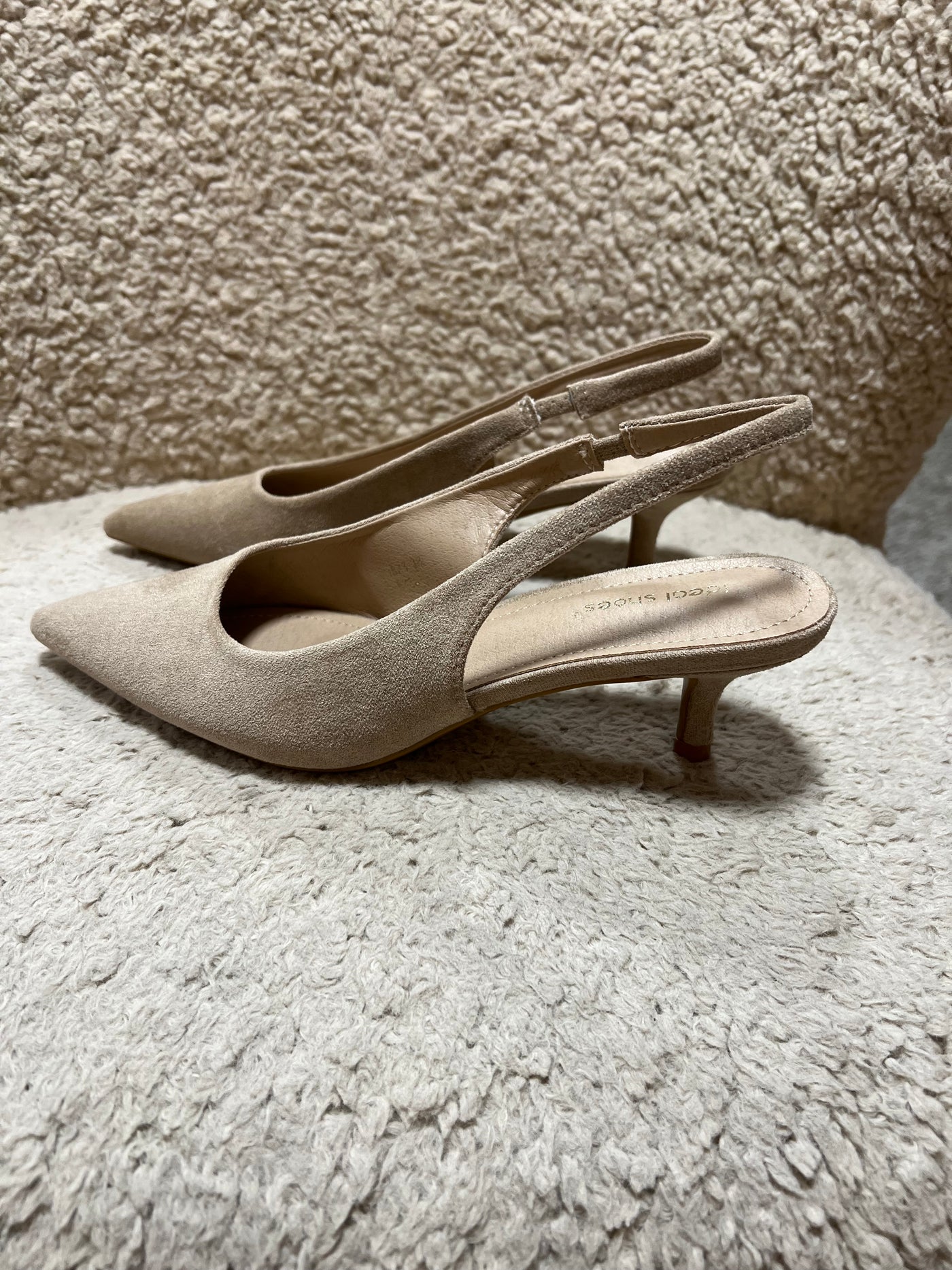 Beige pumps 1833 lev 7 dagar