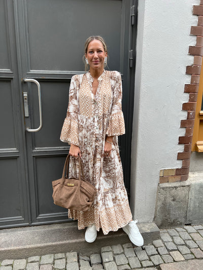 Hanna Dress Beige lev 7 dagar