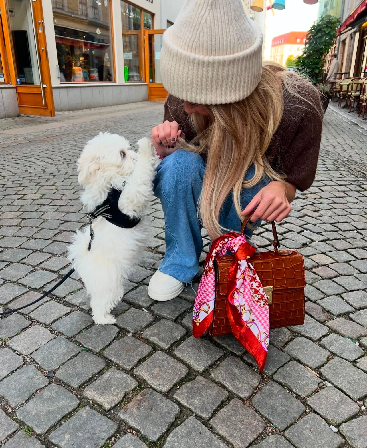 Alice stickad tröja v med kort ärm