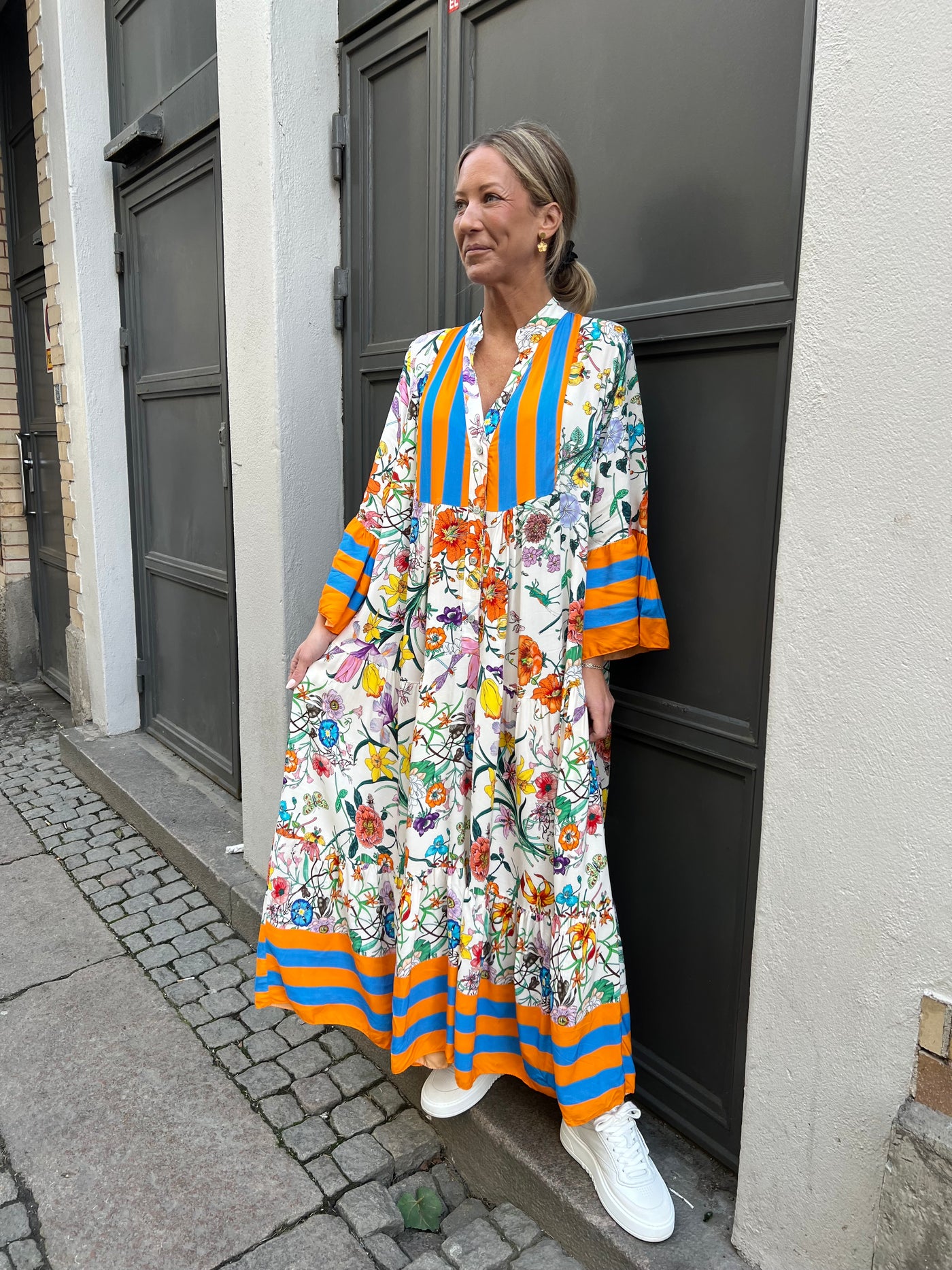 NAOMY DRESS ORANGE/BLÅ